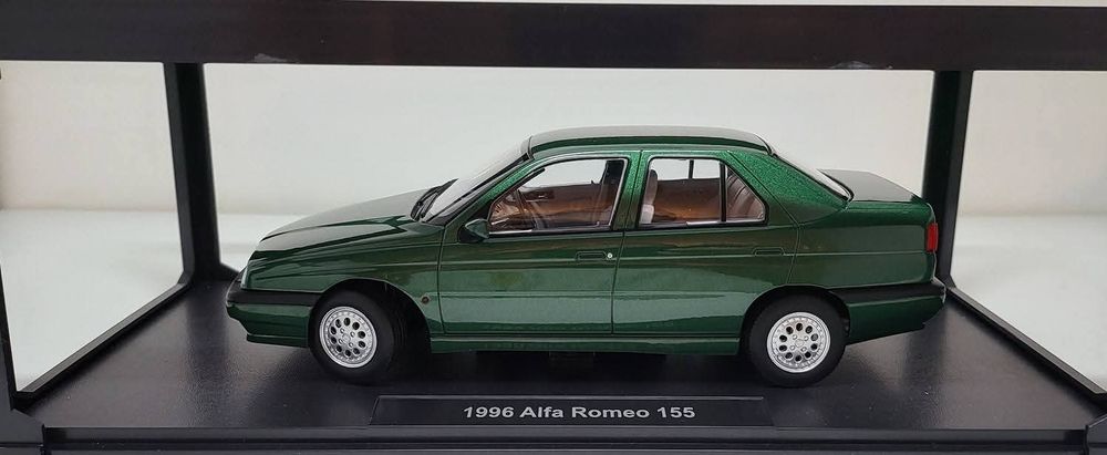 Machetă Alfa Romeo 155 1996 1/18 TRIPLE9