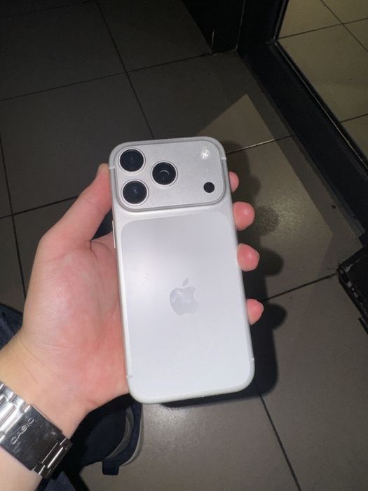 iphone  17 pro.