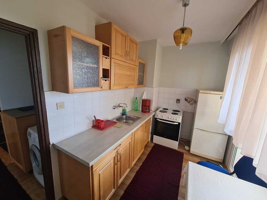 Дава се под наем Двустаен апартамент в Бургас, Възраждане - 60 кв.м за 153 € - Снимка #2