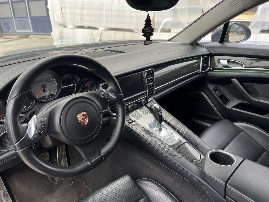 Porsche Panamera 4S