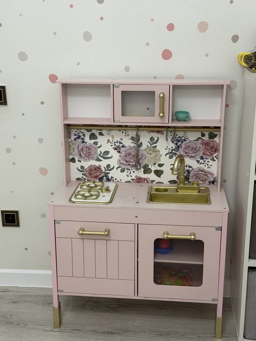 Детская кухня розовая