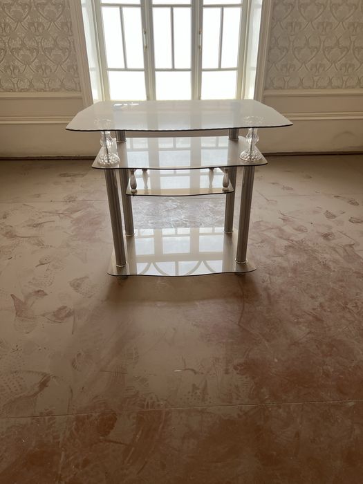 Televizor DVD Kalonkalar uchun patstavka sotiladi