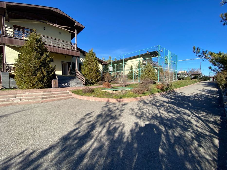 Сдаётся большой коттедж посуточно