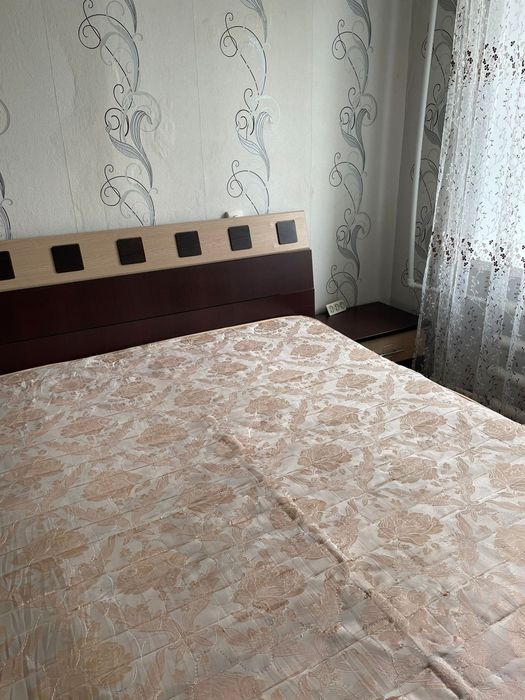 продам спальный гарнитур в отличном состояний