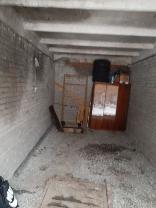 Продам гараж в центре