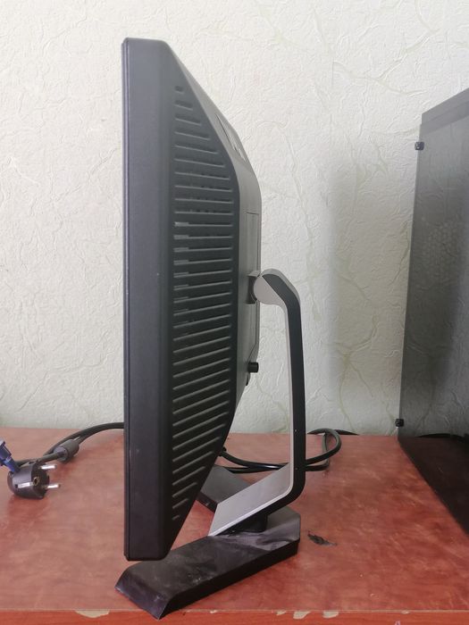 Монитор Dell 17" (E177FPb) + кабели в комплекте
