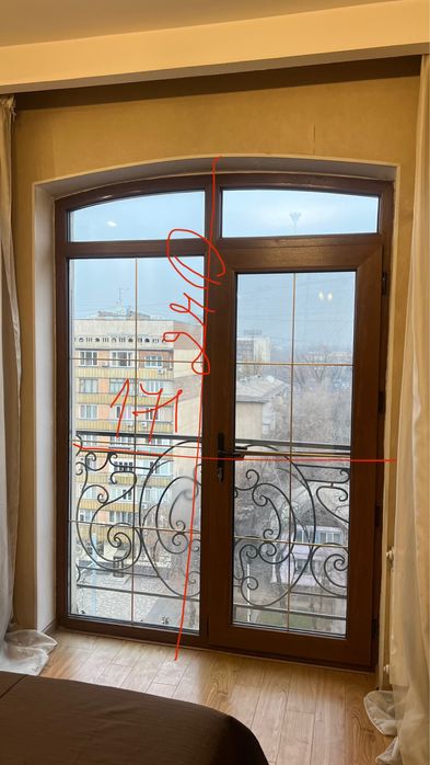 Пластиковые витражные окна б/у