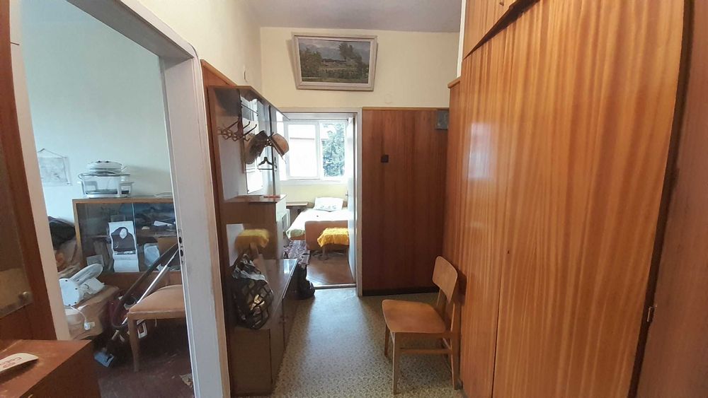 Продава се Тристаен апартамент в Разлог - 80 кв.м за 1225 €/кв.м - Снимка #1