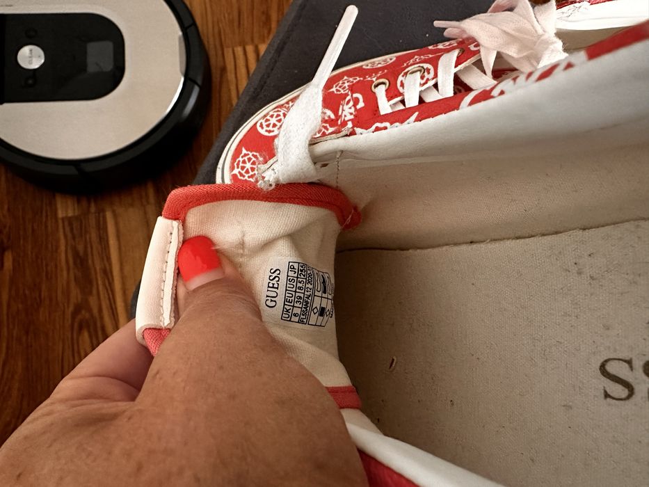 Дамски кецове Guess