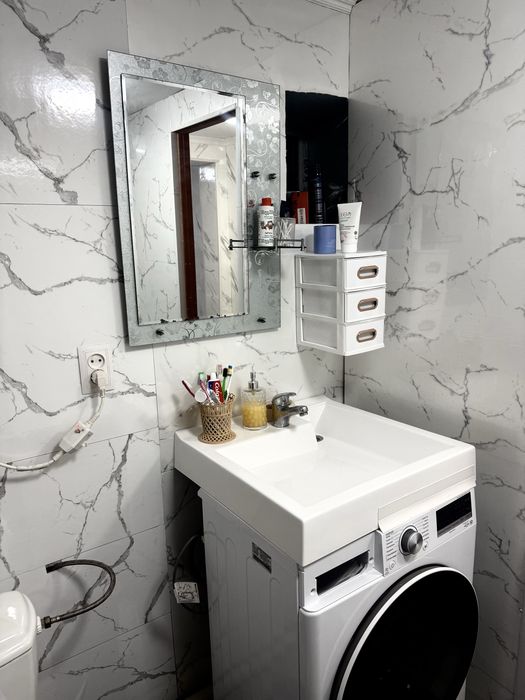 Продается полдома в хорошем районе!