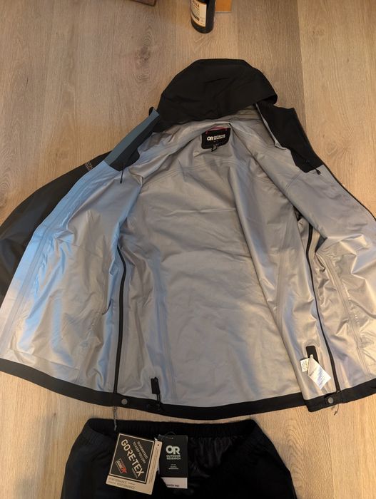 Costum outdoor Gore tex Outdoor Researche