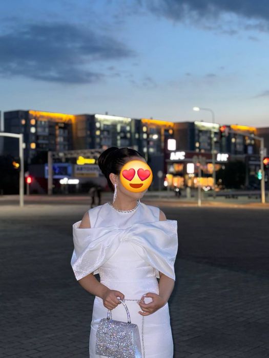 Вечернее платье с бантом – стильное и элегантное