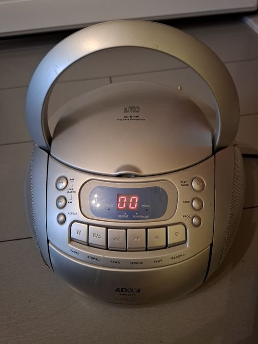 Radio casetofon și CD player