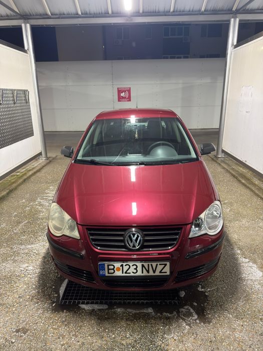 VOLKSWAGEN Polo