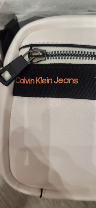 Дамска чанта Calvin klein бяла през рамо