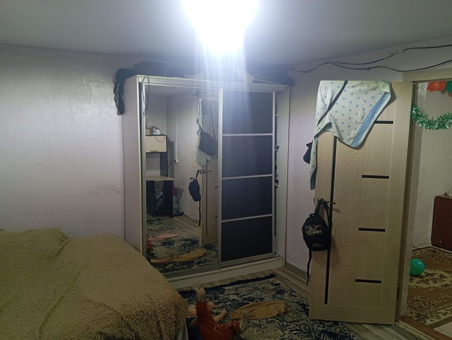 Продам дом на восточных дачах у дороги.