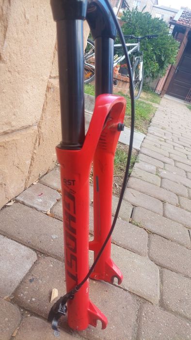 Furca 27,5 RST pe aer cu lockaut