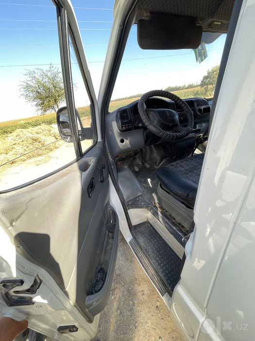 Ford transit sotiladi
