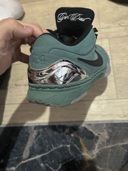 Кроссовки kobe 4  размер 43 маломерит