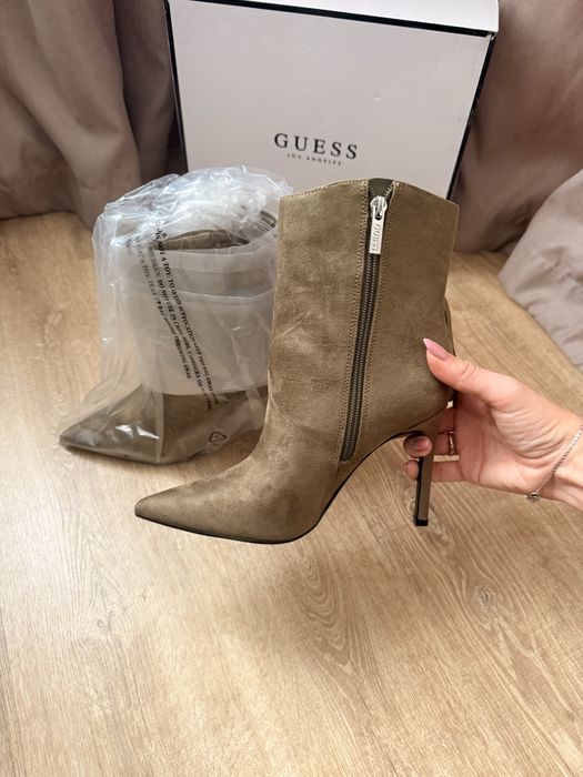 Велурени боти Guess различни размери
