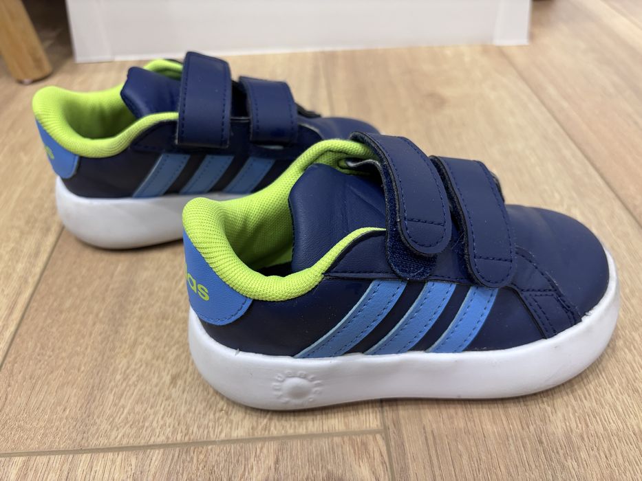 Детски обувки adidas