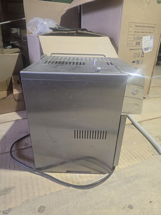 Aparat cafea boabe Delonghi primadona