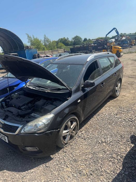 Dezmembrari Kia Ceed  1.6 CRDI