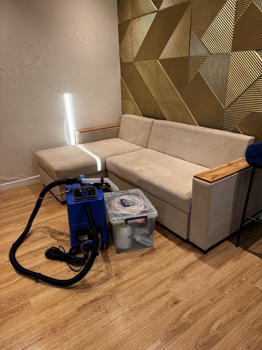 Химчистка мягкой мебели киска диван услуга и матрас услуга