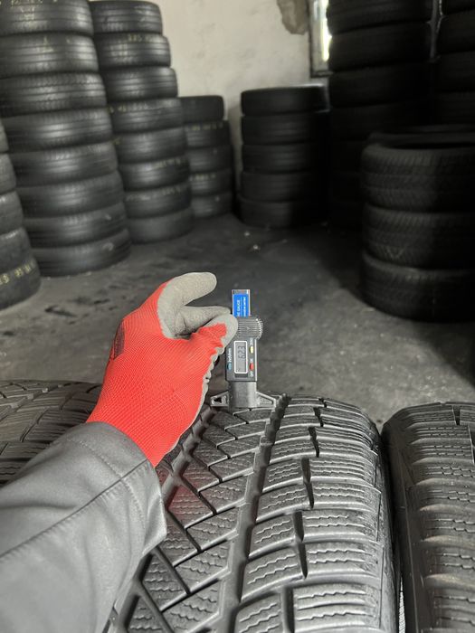 4 anvelope iarna 235/45/18 Vredestein DOT 2022 !