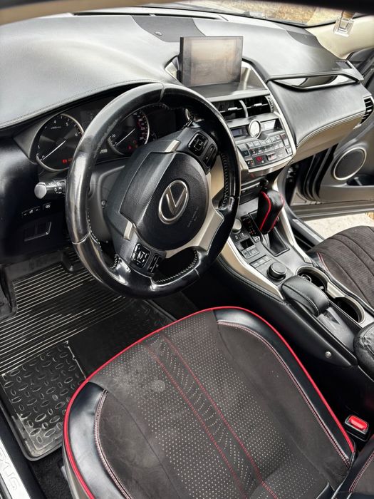 Lexus NX 200  полный привод