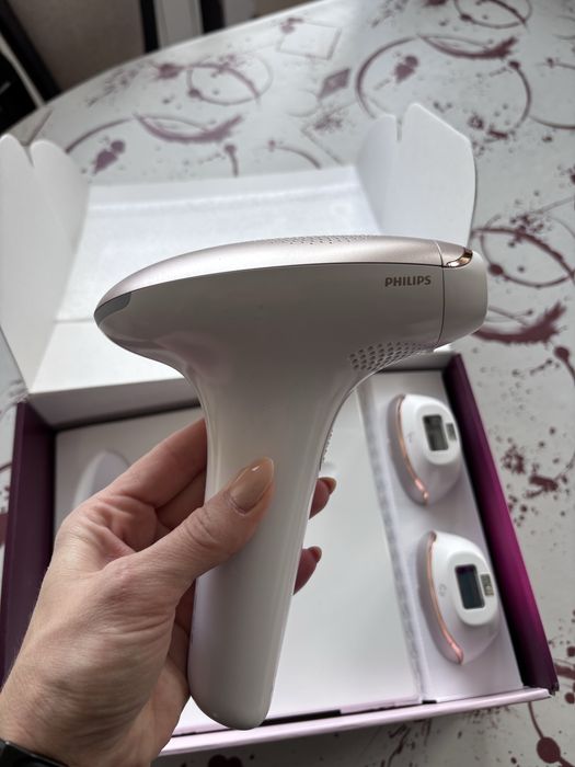 Фотоепилатор Philips Lumea Advanced