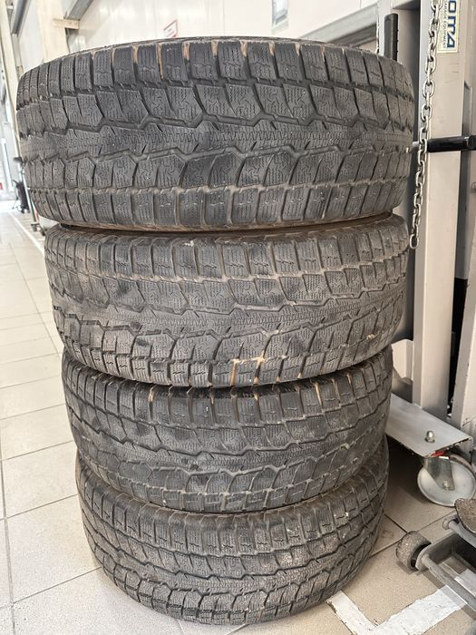 Продам комплект резины