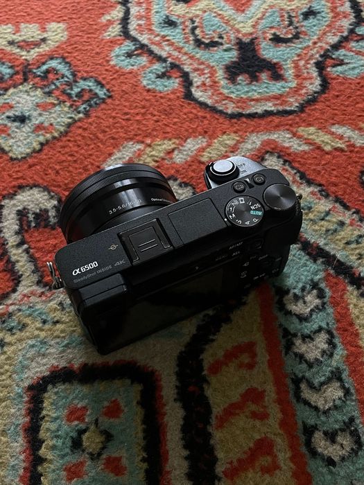 Sony A6500 + 16-50 mm OSS