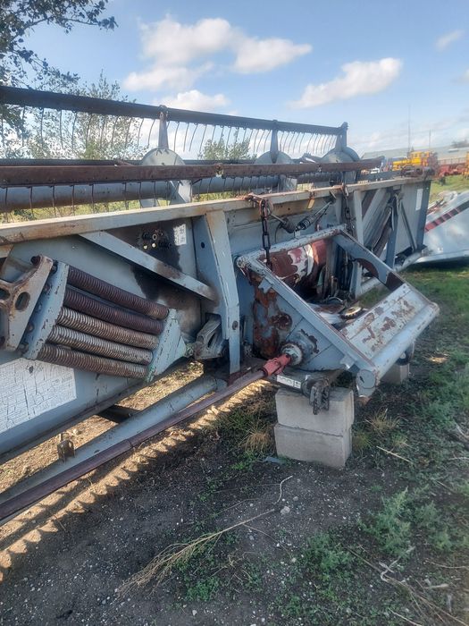 Продам жатку и подборщик