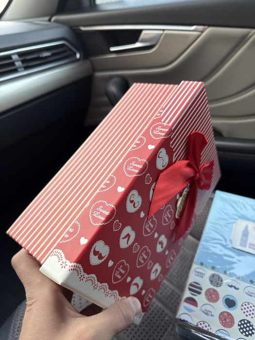 Новогодние подарочные коробки