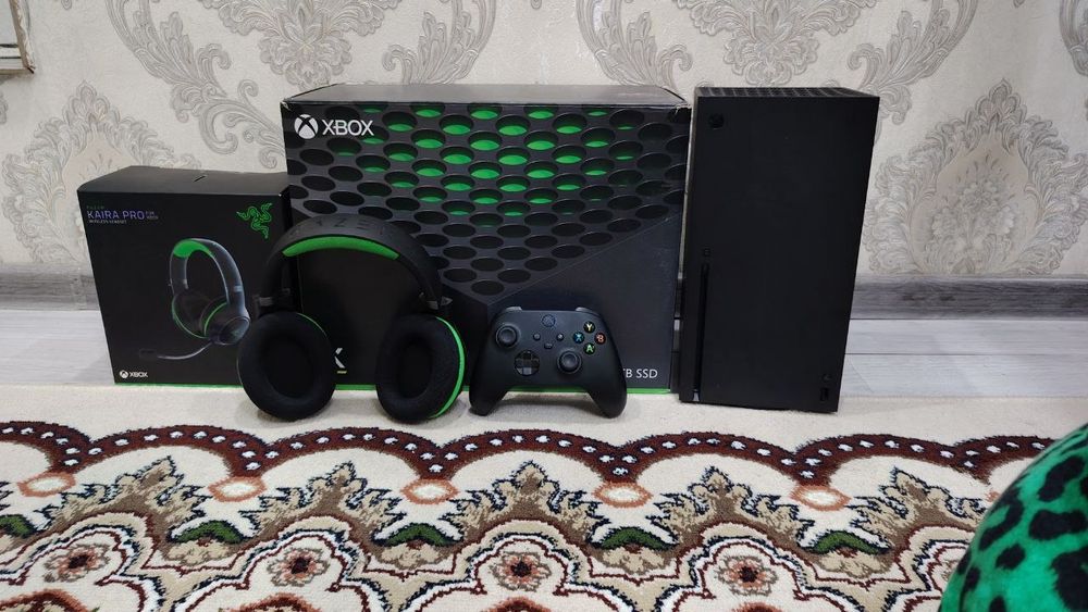 Xbox series X 1 джостик  состояние как новый