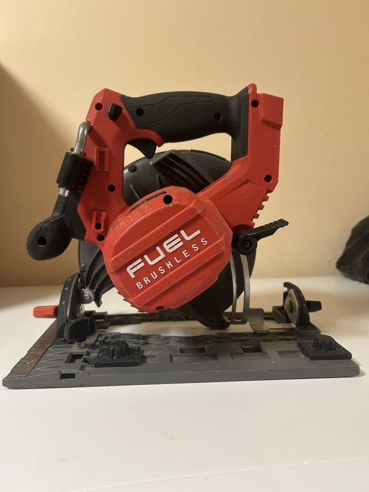 Circular Milwaukee M18 FCSG 66
