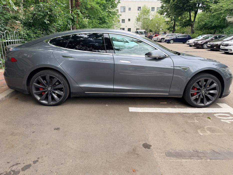 Tesla Model S P85+ Incarcare GRATUITA PE VIATA!