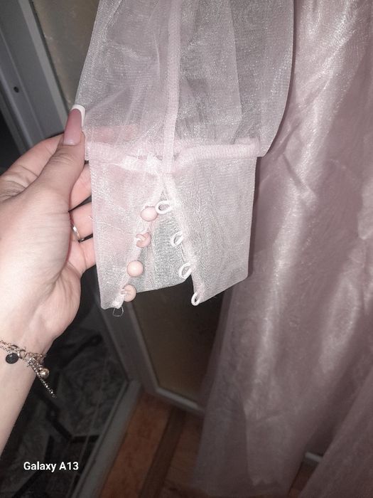 Vând 2 rochii urgent