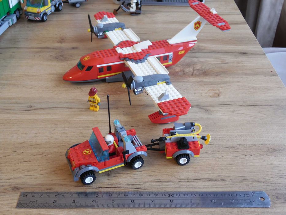 Lego 4209 - Пожарникарски самолет Лего