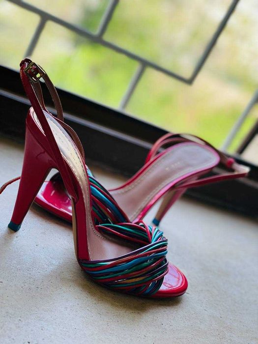 Босоножки ZARA 37 размер