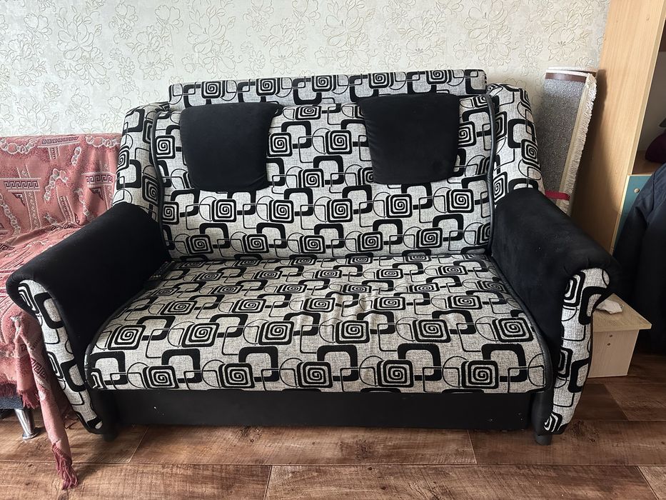 Продам диван срочно