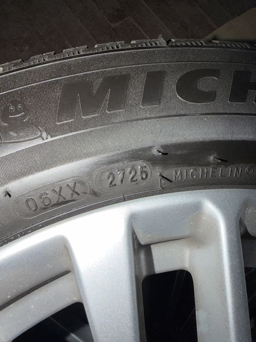 Джанти с гуми  за Ауди а6 225/55/18 дот 25 (ЗИМНИ)
