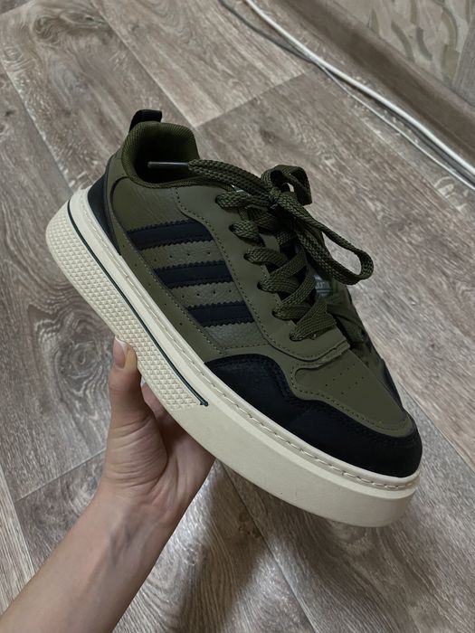 Кроссовки 42 размер