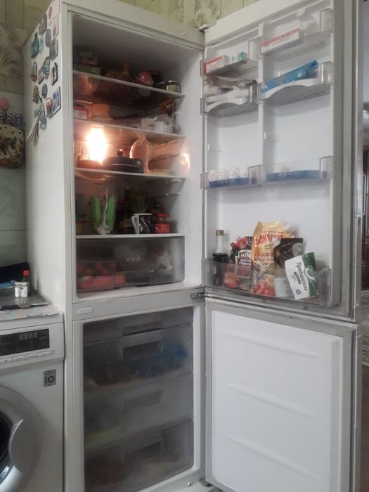 Холодильник  "БИРЮСА"