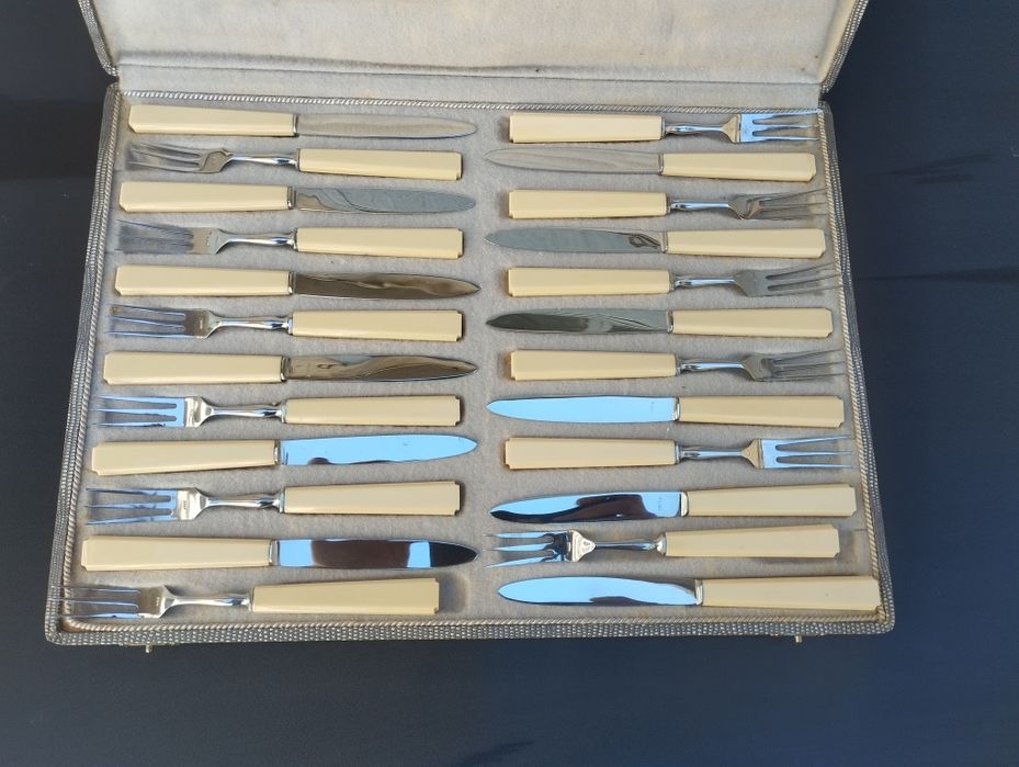 Прибори за хранене / десерт