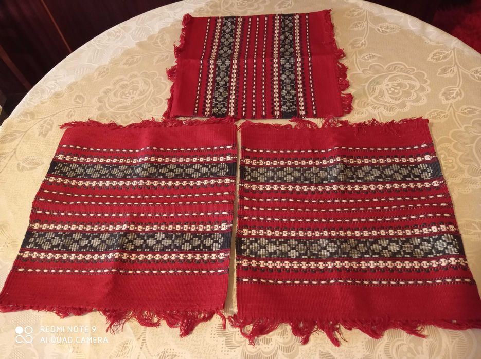 Продавам комплект декоративни покривки