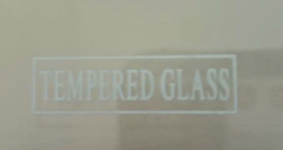 Стол кухонный  прочное стекло