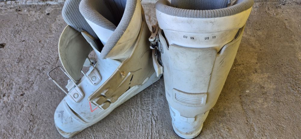 Стари ски обувки -3бр.