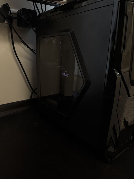 Бюджетен Геймърски Настолен i7 4770/ GTX 1070Ti 8GB / 16GB RAM/ SSD+ HDD